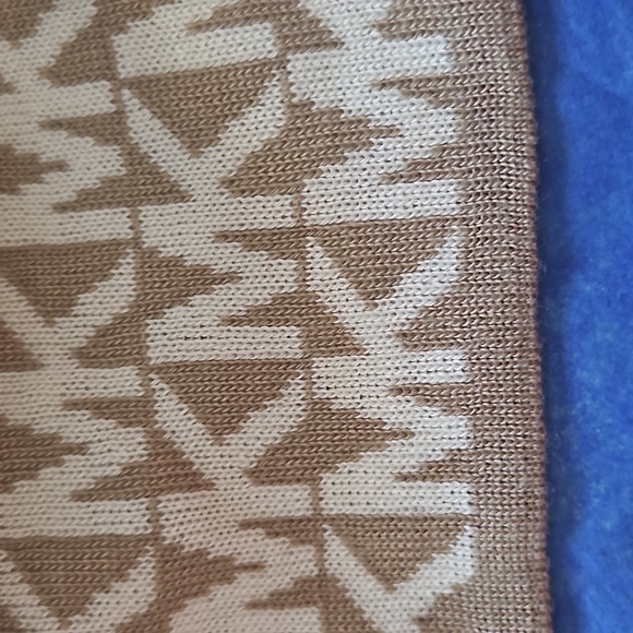 MICHAEL Kors Scarf - Picture 4 of 6